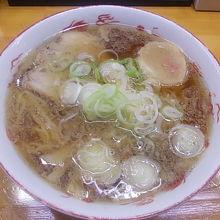 醤油ラーメンをオーダーしてみました（650円）