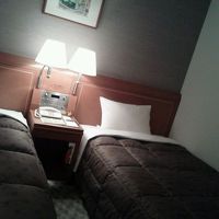 ツインで椅子も２つありました。