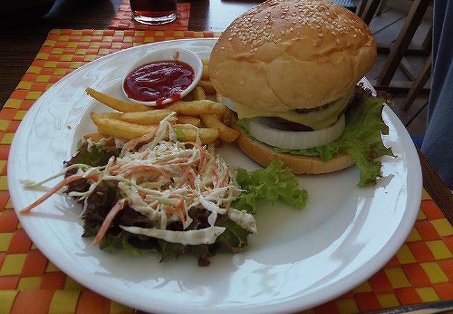 ロケーション最高！でもバーガーは冷たかった