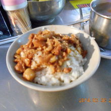 魯肉飯　30元・写真がピンボケですみません・でも美味しい