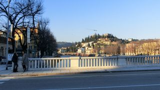 川沿いの散歩がおすすめ