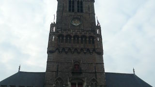 マルクト広場のブルージュの鐘楼