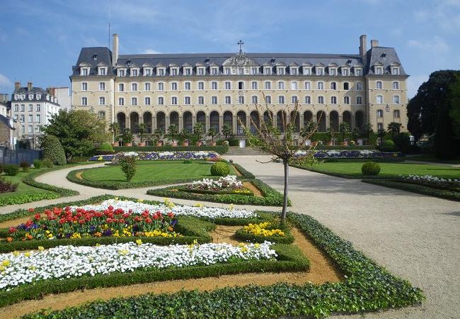 花の美しい庭園