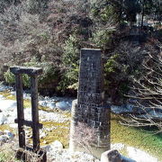 森林鉄道遺構が残る綺麗な渓谷