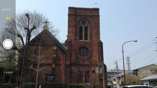 目を引く立派な教会