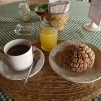 シンプルだけど朝食付き