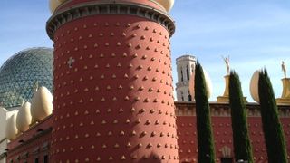 そこは楽しいダリワールド！