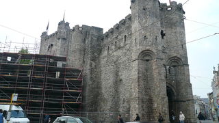 レイエ川沿いにあります