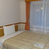 セミダブルサイズのベッド