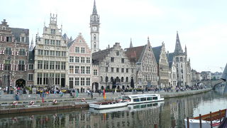 ギルドハウスが並ぶグラスレイ