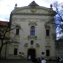 1140年に建設され800年間続いてきた修道院