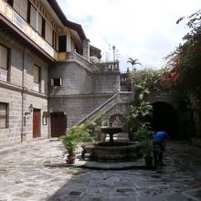 ３階建てのようです。