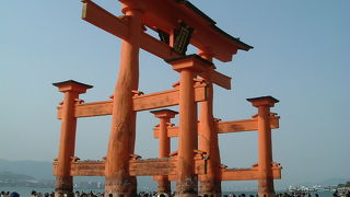 干潮時は鳥居まで行けます