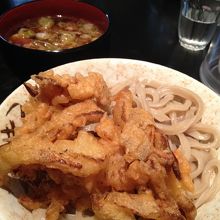 玉ねぎの天プラ50円乗ってます