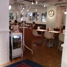 さわやかな店内です。