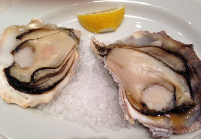 産地と生産者にこだわった牡蠣が一年中食べられる！