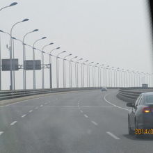 片側３車線の橋。