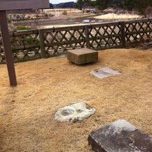 石で作った将棋盤、碁盤