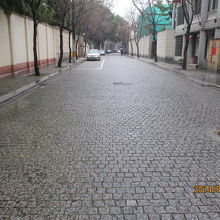石畳の路。
