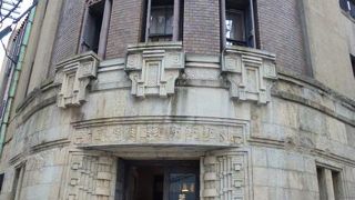 国の登録有形文化財に指定されています。