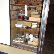 櫻谷氏の画の道具類。