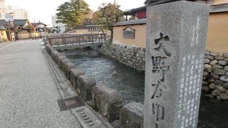 長町の武家屋敷の横を流れる大野庄用水