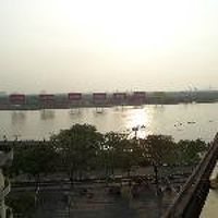 サイゴン川は情緒がある