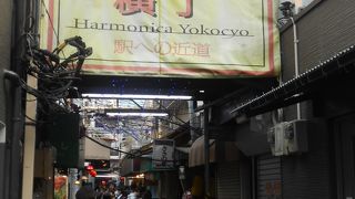 戦後の香りを色濃く残す場所