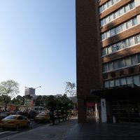 このホテルの横に台北ドーム建設中