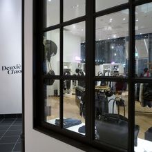 雰囲気もトラッドだが重くない