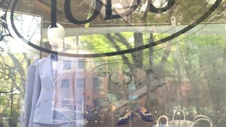 スリッポンが有名