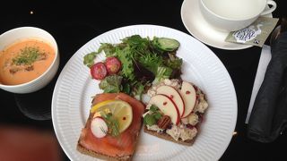 お花に囲まれて・・・