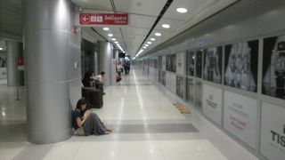 旅行者の荷物に配慮している