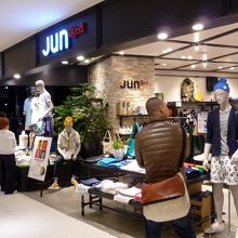 色々なシーンのウェアがある