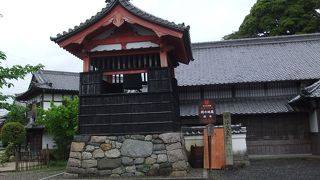 関宿の西の入口にあるお寺