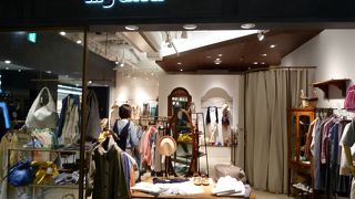 アースカラーの商品が肌になじみそう