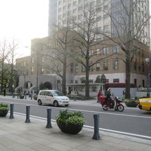 「旧横浜地方裁判所」です