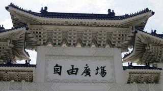 スケールの大きい門☆