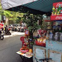 路地を入ったところで、右奥にホテルがあります。