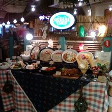 ハワイアンな店内です。