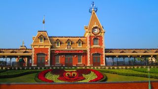 日本のディズニーランドにないものがいっぱいありました。