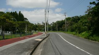 ４つのグスク(沖縄方言で城)跡が道沿いにある