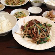 ニラレバ定食750円