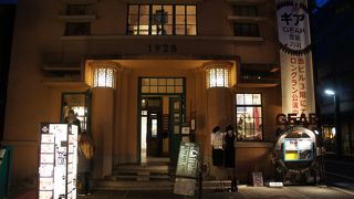 若手画家の作品展