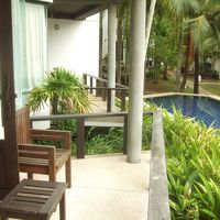 ベランダから直接プールに出れました