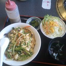 私は石焼チゲゆし豆腐丼をオーダーしました（780円）