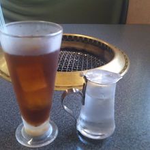 ランチメニューにはドリンク（紅茶かコーヒー）が付いてきます