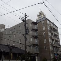 時計台が目印。松江シティホテル別館。