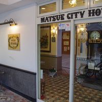 別館の入口。別館のテーマは時計のようです。