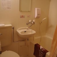 ユニットバスだけど、水道から温泉水が出てきます。